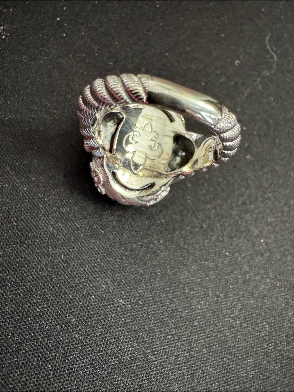 Judith Ripka 925 Sterling Silver Ring w/Faceted Oval Amethyst Gemstone.
Size 8 - Picture 10 of 10